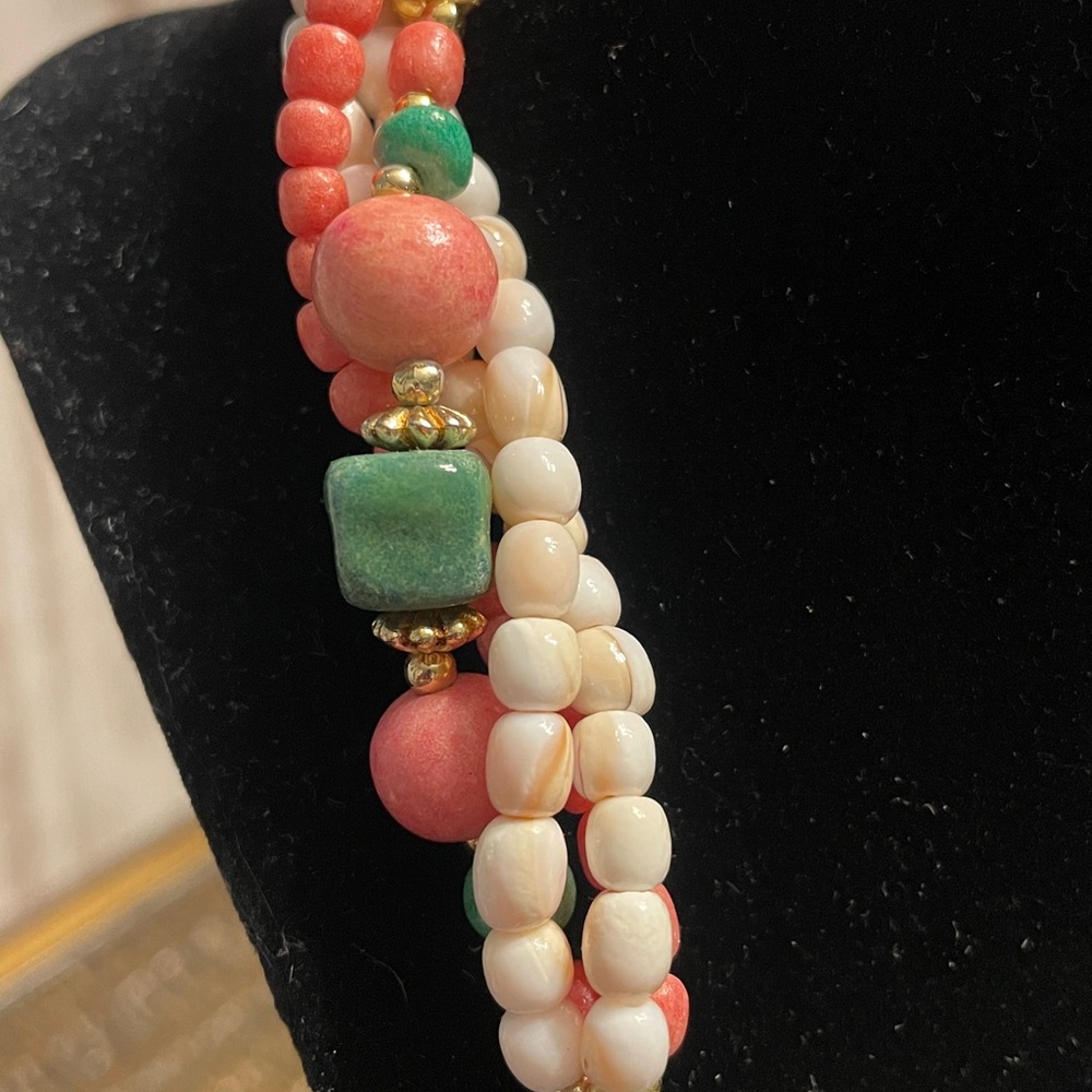 Lee Sands Tulip Necklace & Earring Set - Picture 5 of 9